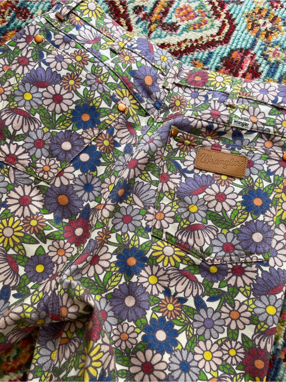 Wrangler WANDERER Floral High-Rise Jeans in Multi-Color Daisy Print - Picture 5 of 5